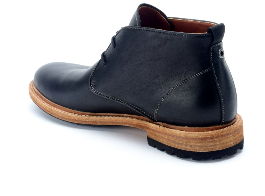 Warfield & Grand Holmes plain toe chukka boot Black|Brown